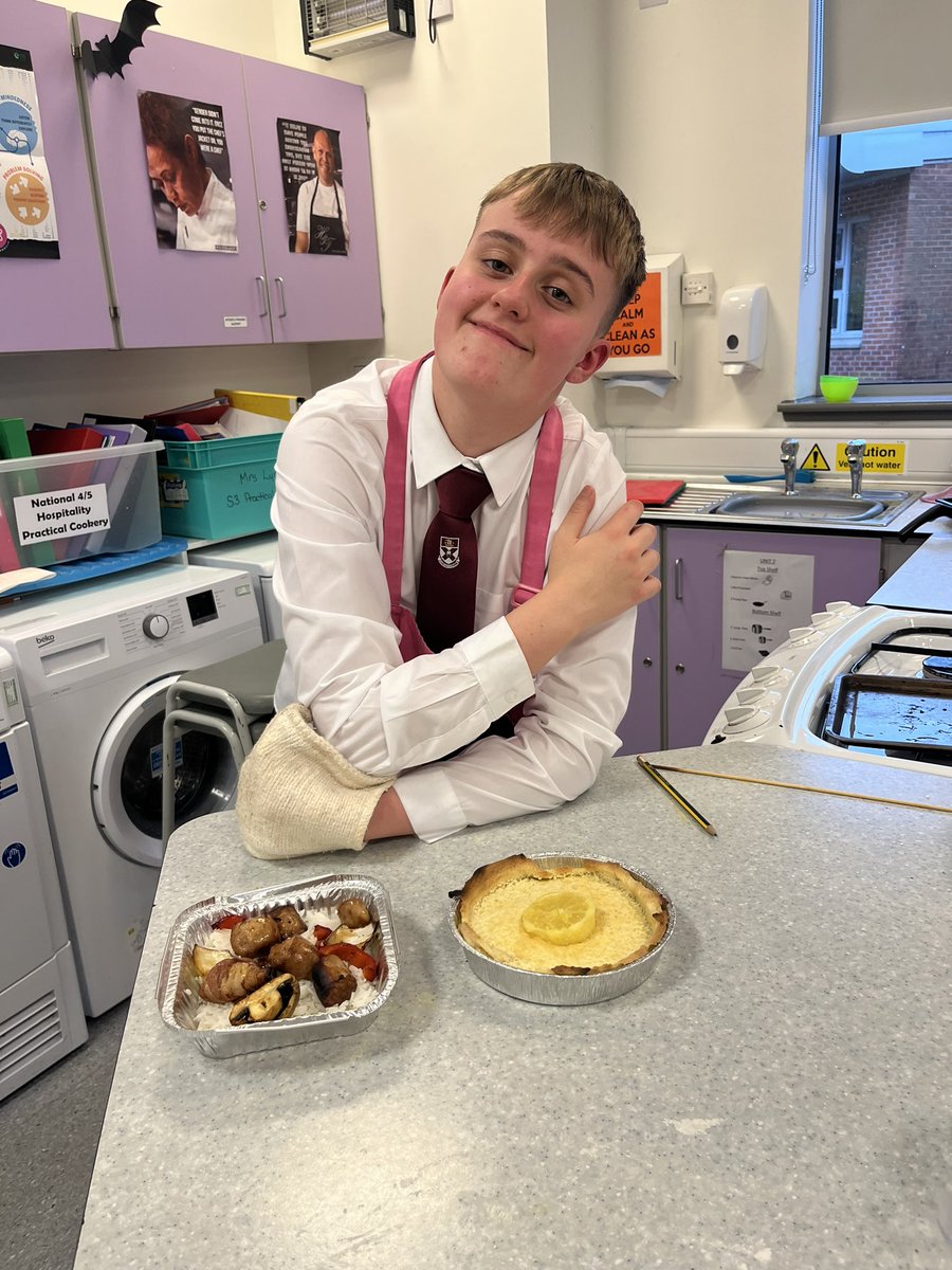 N4/5 Practical Cookery had their first opportunity of dovetailing 2 dishes in a double period today. Very impressed with everyone - keep up the good work!