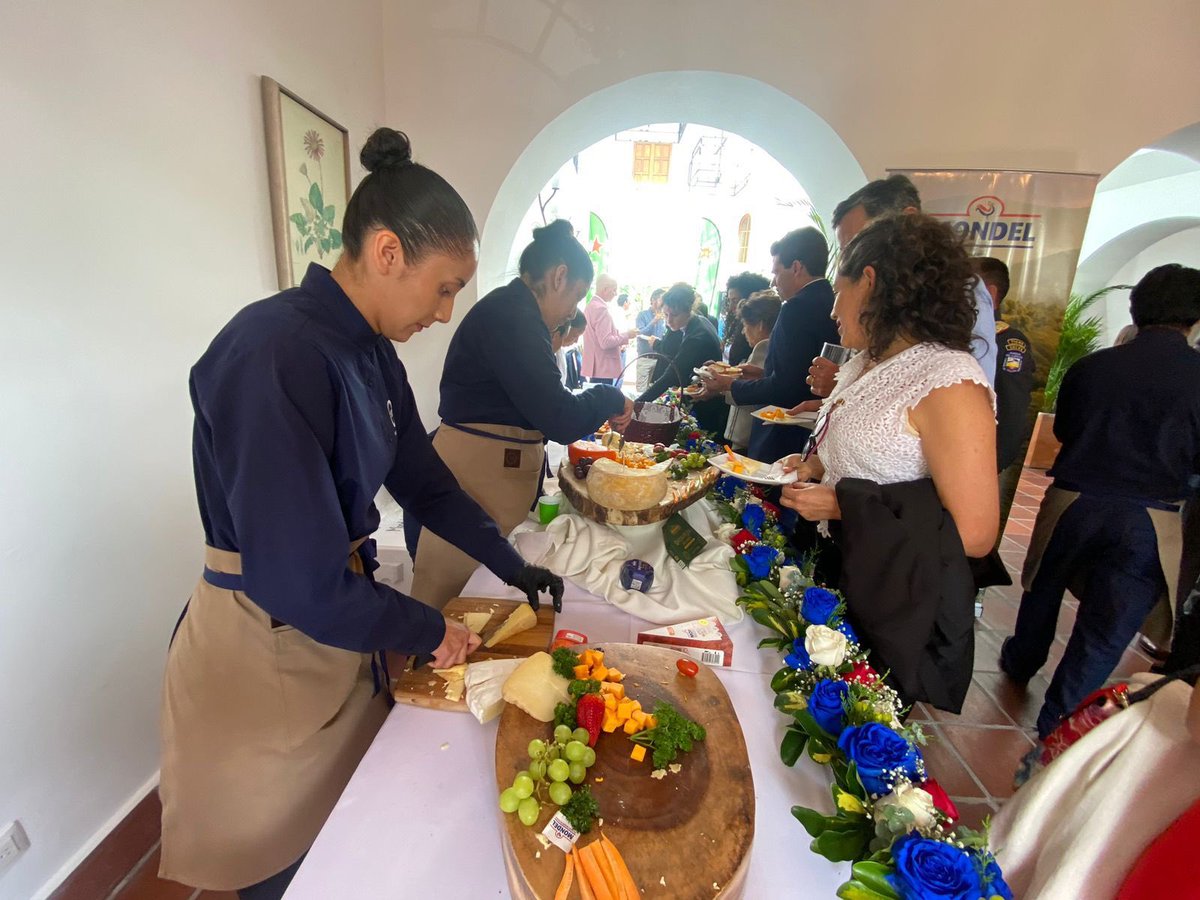 UTEoficial's tweet photo. #UTEinforma | Este jueves marquen sus calendarios...
🟢La embajada de Francia 🇫🇷, honrará a 5⃣5⃣estudiantes y tres profesores de #GastronomíaUTE y #TurismoUTE 👨‍🍳👩‍🍳 por su colaboración en la celebración de la Fiesta Nacional de Francia. 🇫🇷
📝Lee la nota: https://t.co/4r9UDnxccN https://t.co/kRXJXP8by1