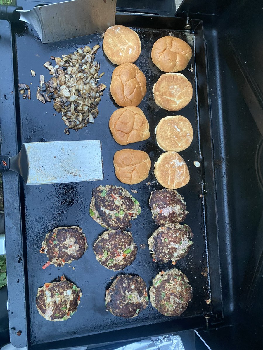 AudaciousFenix tweet media