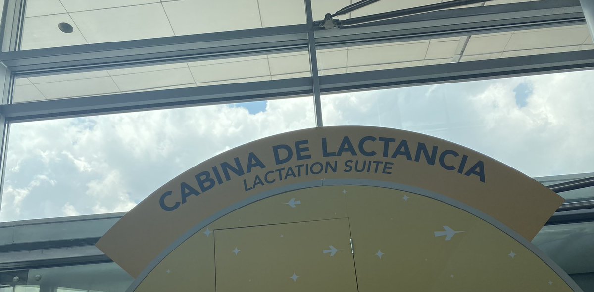 ing_erikalar's tweet image. Cabina de lactancia 🙄🙄🙄 me pregunto antes cómo hacían, las madres de los que les perturba la vista ver a una madre lactar? Ridiculos.