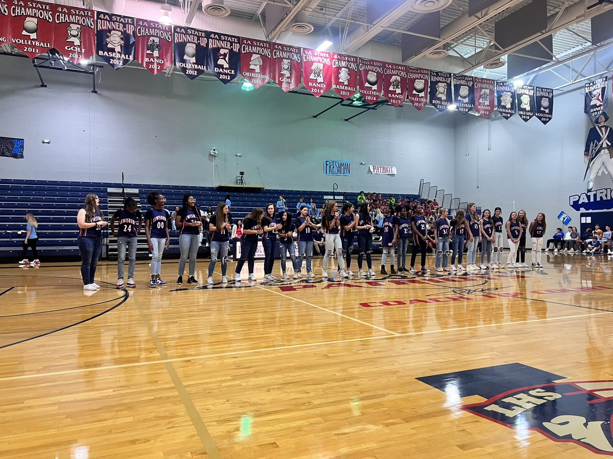 LMS_GirlsBball's tweet photo. We had a great time at Red & Navy Night! ❤️💙 Our girls got introduced, and we got to watch the LHS Lady Patriots scrimmage! Then we headed over to the Middle School to watch our Football team play 🏈
#LMSPATS #GoPats
#RedandNavy #basketball https://t.co/NxsH7P8jXv