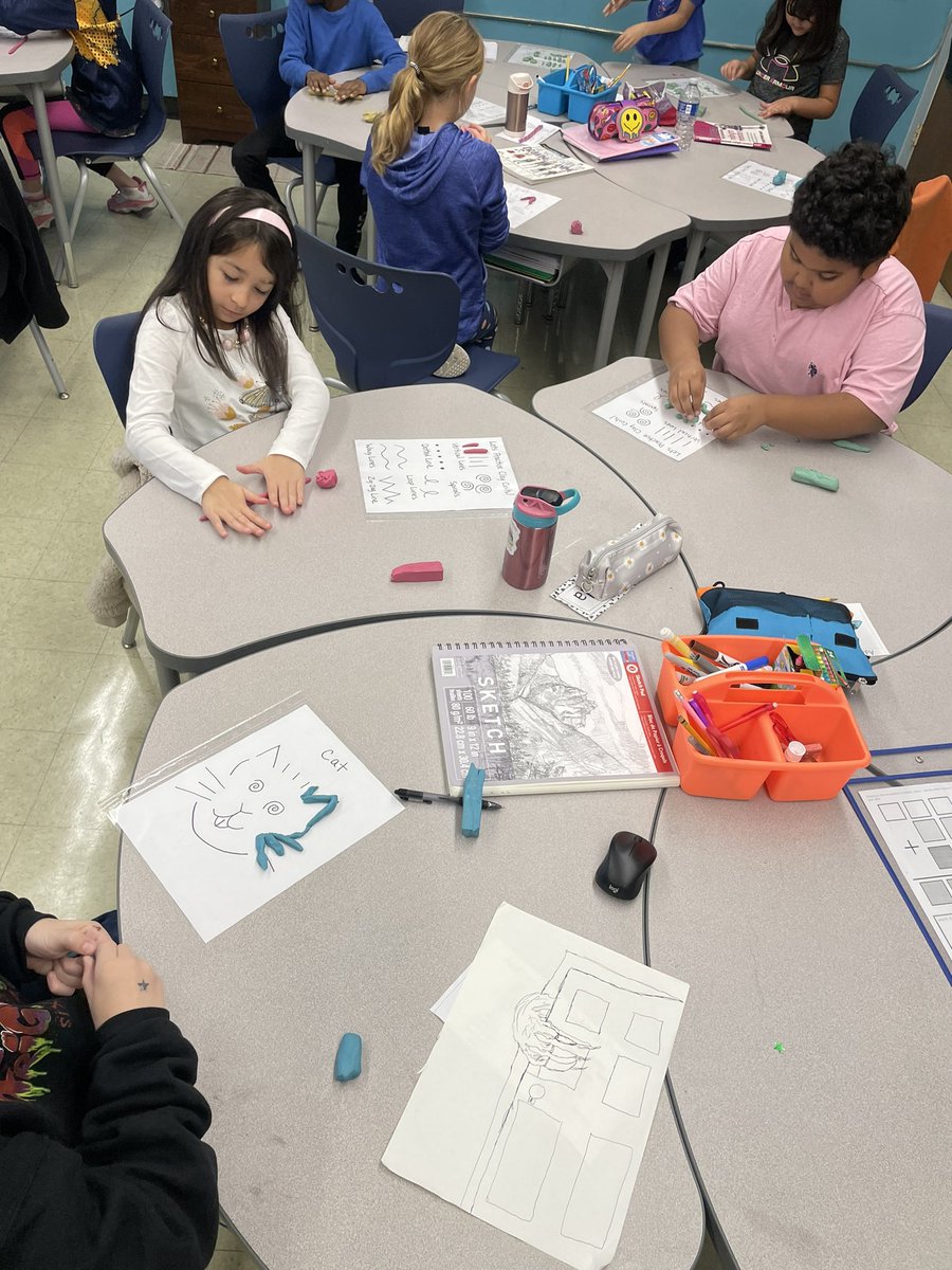 KSmith_ArtEd's tweet photo. Grade 4 practicing clay coils before they start their clay projects next week! @GreystoneEsRI @jenquattrucci https://t.co/zoOUj0Ox64