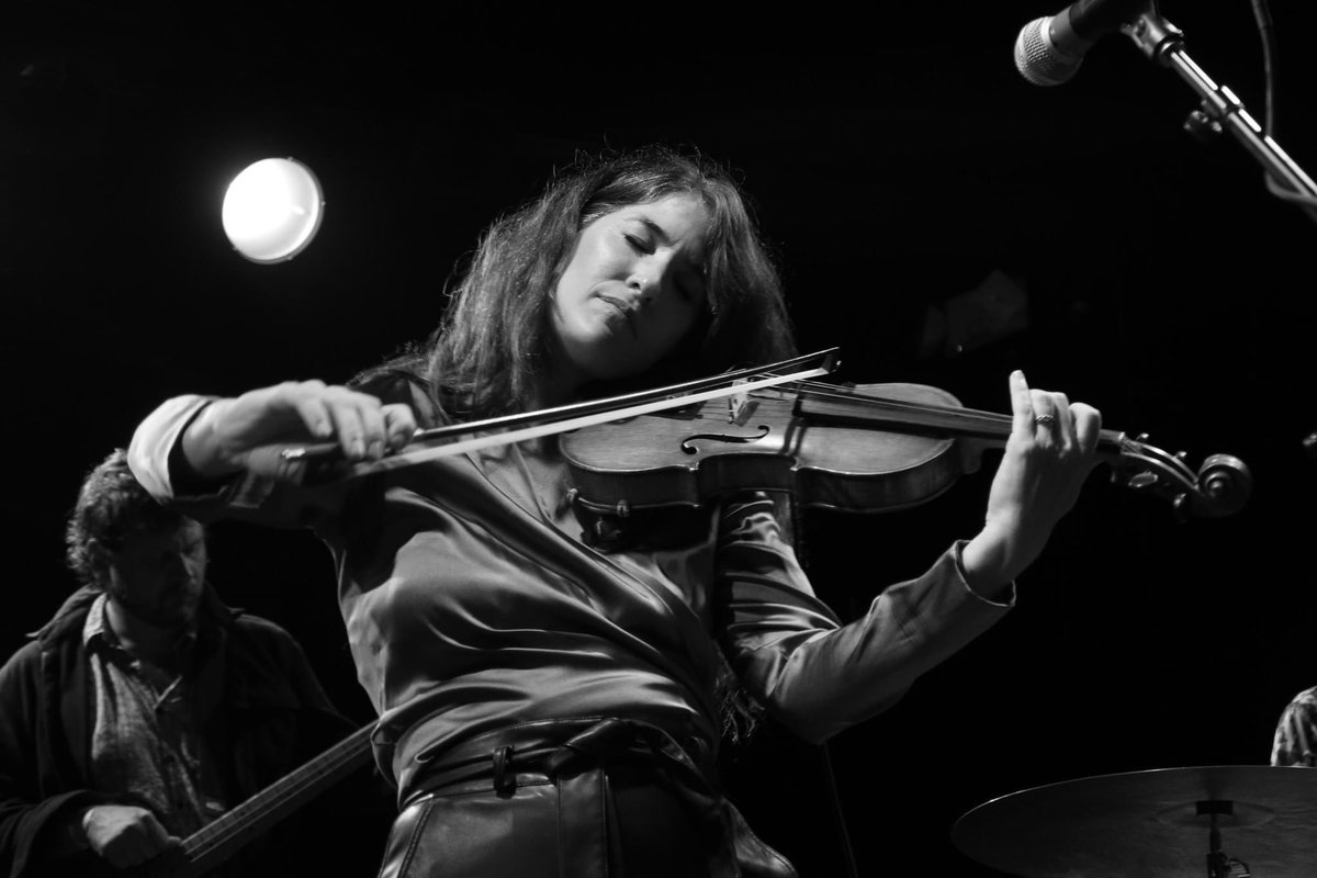 Wishing our Awe-Inspiring Sarah Dawn a Happy Happy Birthday!! ⚡️✨🎻🤘🎉🎉

📸 Gregg Skelly