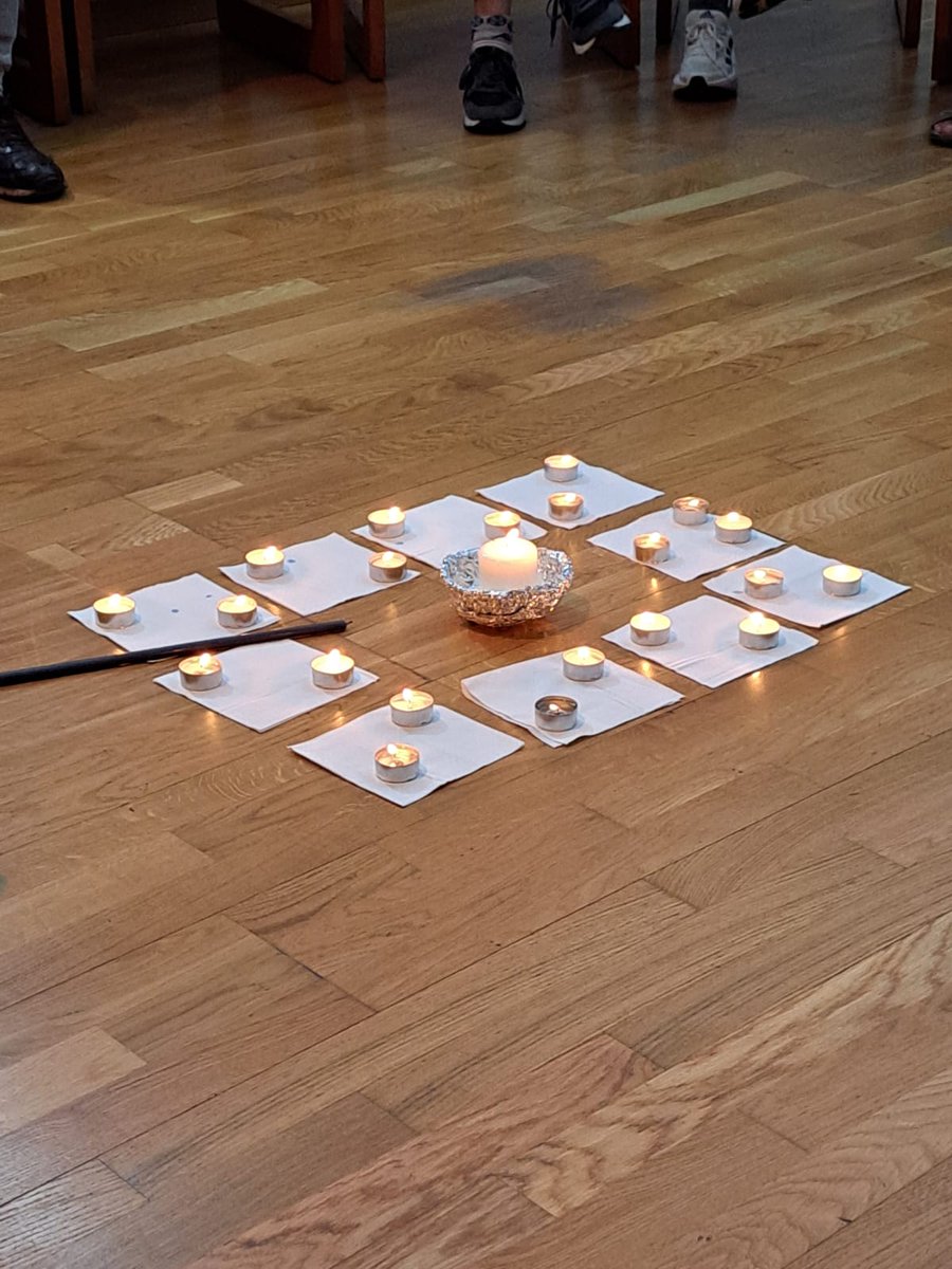 Els pelegrins segueixen fent camí i compartint les seves impressions:  la  vida és plena de forces i debilitats, llums i foscors, esperances i desànims,
bonances i entrebancs. La llum és vetlla. Etapa de Verdú a Cervera. #CamíIgnasià2023