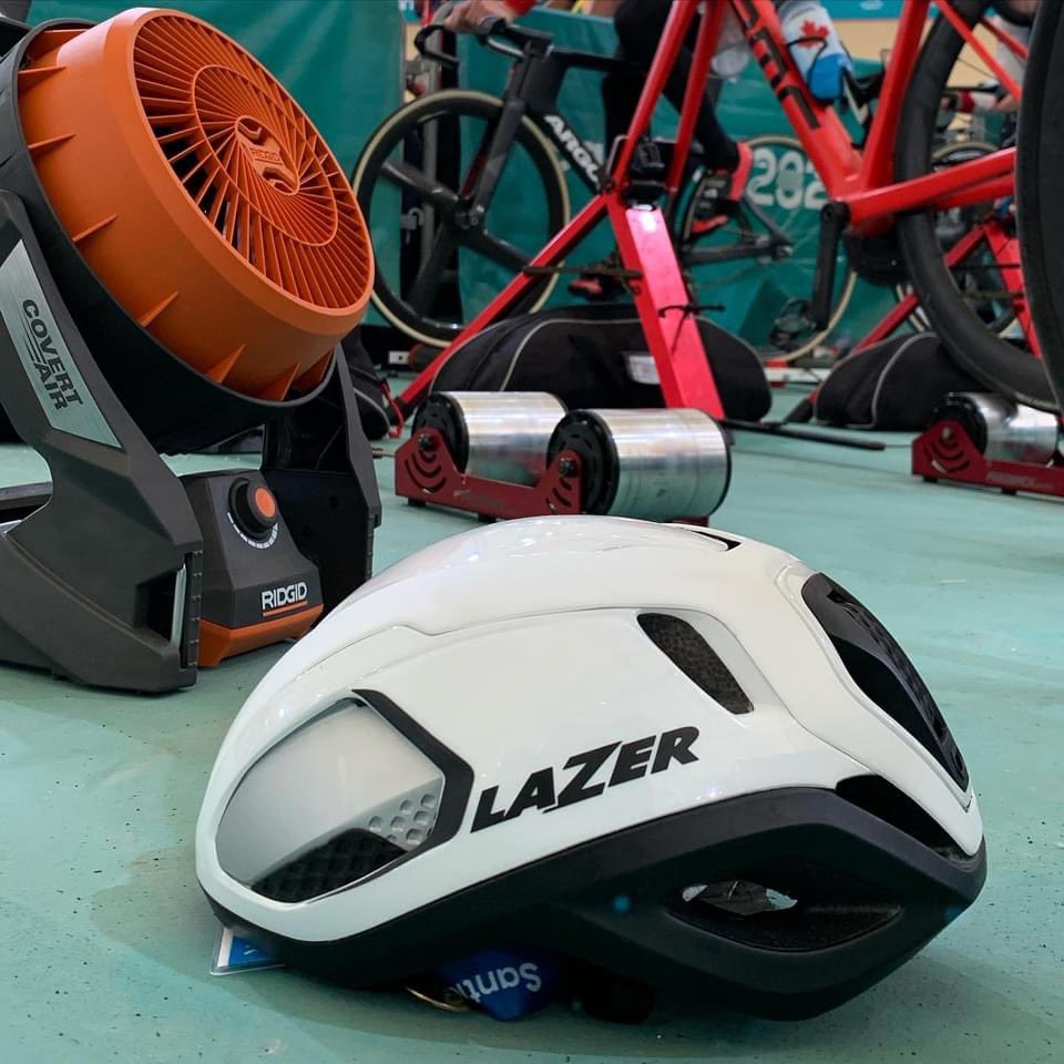 Lazer siempre presente en los grandes eventos deportivos - Velocidad por Equipos Femenino Panamericanos @santiago2023oficial 🚴🏻‍♀️🚴🏻‍♀️🚴🏻‍♀️ 

#panamericanossantiago2023 #lazer #ciclismo #pista #useyourhead