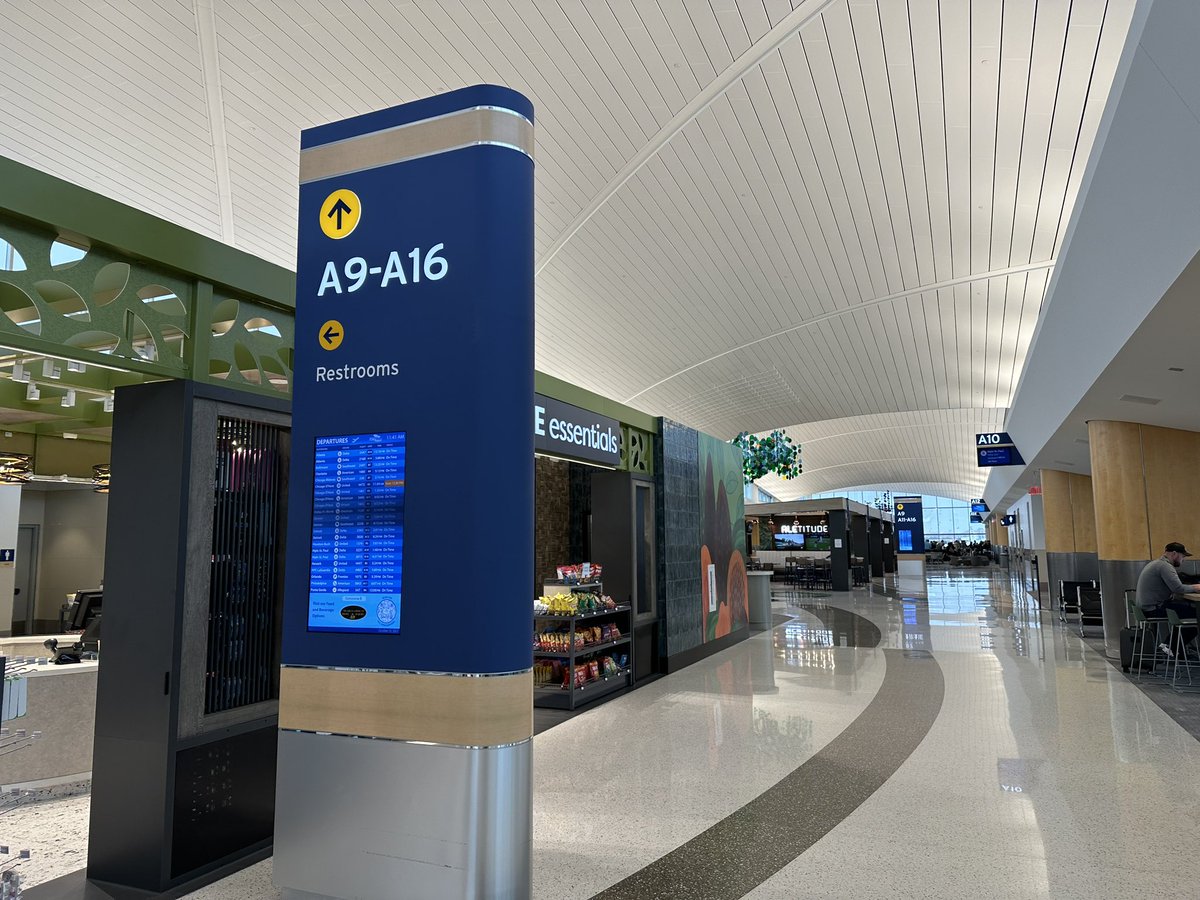 s_maciolek's tweet photo. @FlyGRFord you’ve outdone yourself. Gorgeous new terminal. 👏🏼 https://t.co/OVr1FXhBi4
