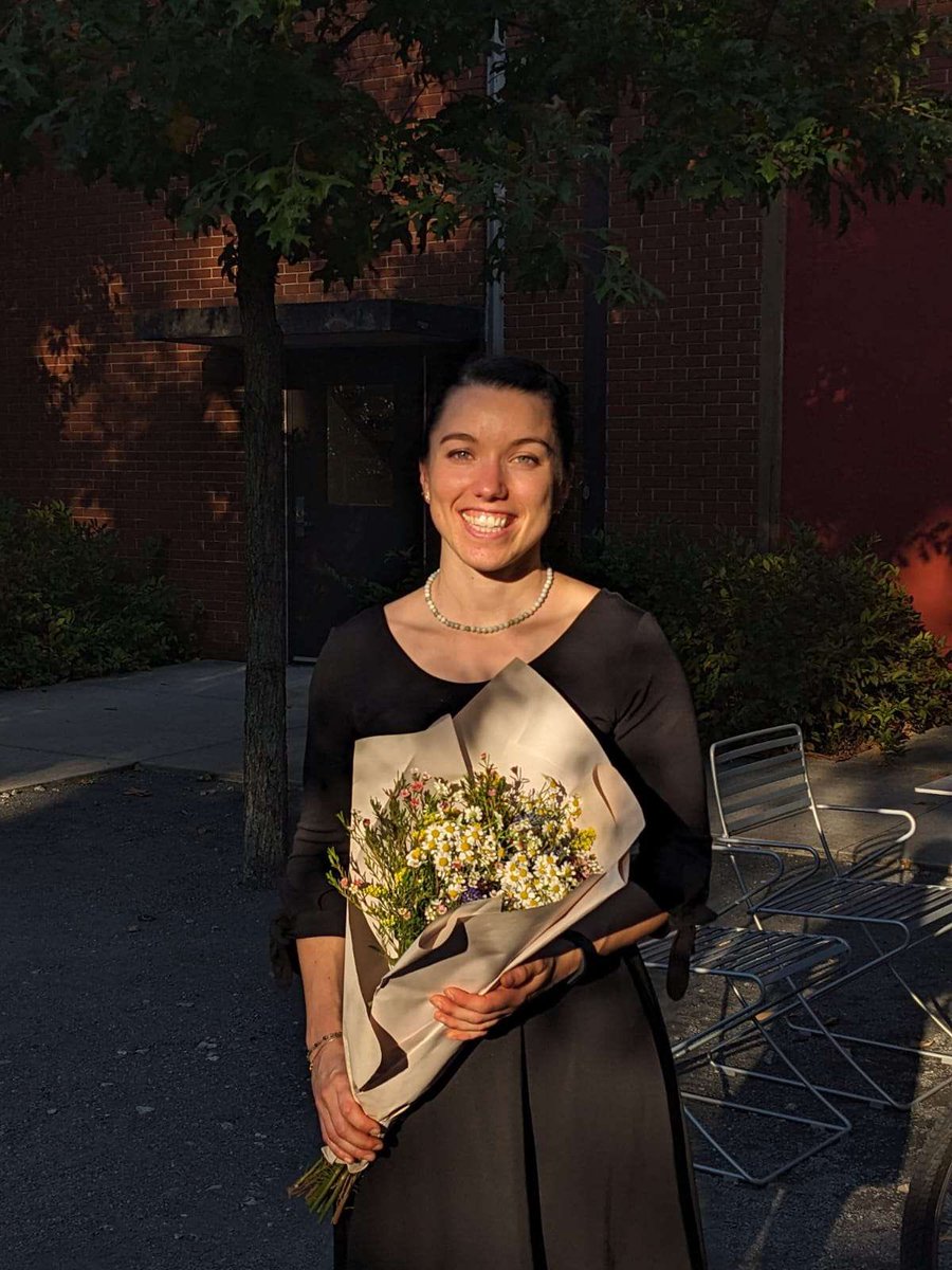RatcliffLab's tweet image. Congratulations to our very own Dr. Rozenn Pineau on the successful defense of her dissertation, “Evolution in real time: insights from micro- to macroscopic multicellular organisms.” We’re so proud of you, and can’t wait to see what you accomplish next! 🎉  @PineauRozenn