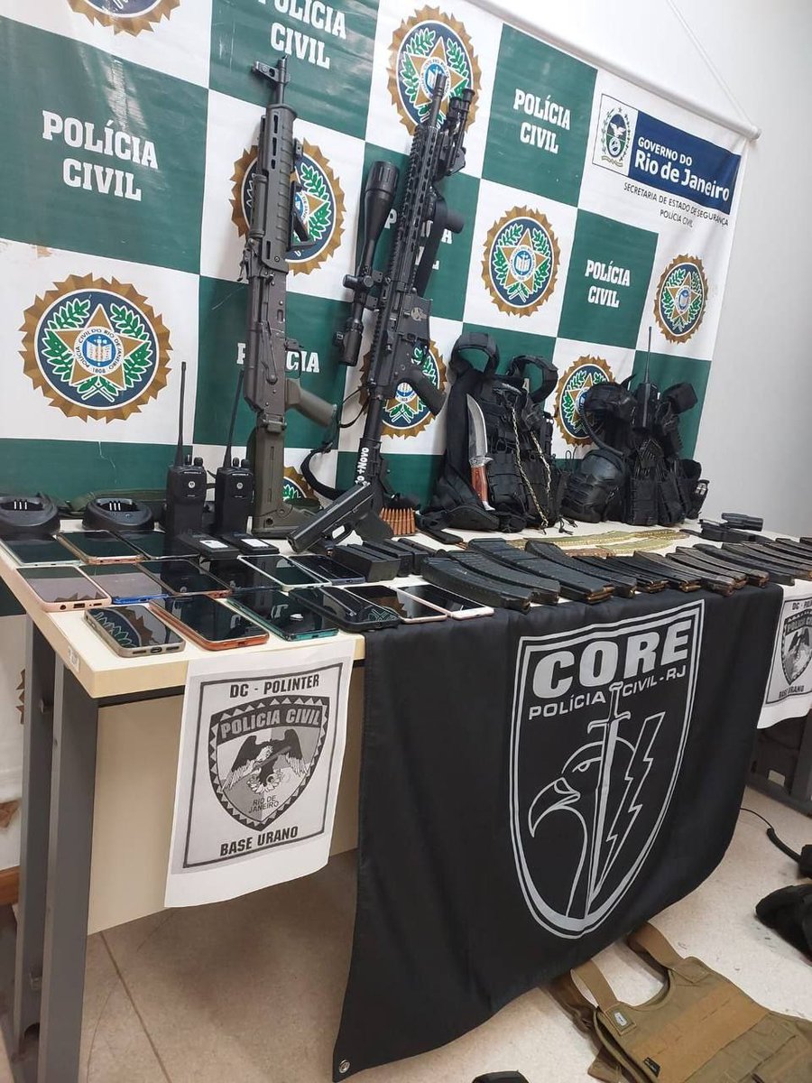 MiliciaNeews2's tweet image. NARCO MILICIANO #PIPITO ,POSTOU ESSA FOTO HORAS ANTES DO OCORRIDO.

COMO ELE CONSEGUIU FUGIR E PERDE SEU EQUIPAMENTO TODO SEM DA UM TIRO ??? DEIXANDO SEU #CHEFE PRA TRÁS ??