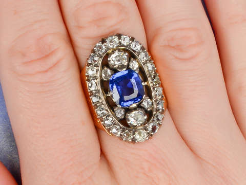 The Three Graces tweet media