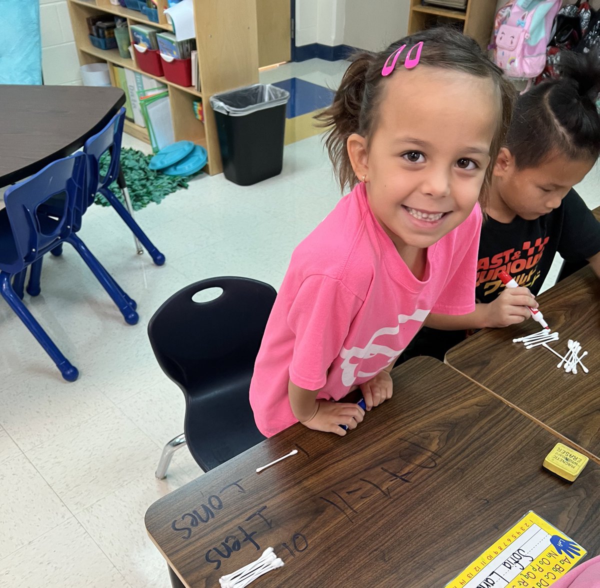 FabulouslyFirst's tweet image. Bones, bones, bones! We grouped tens and ones and had some spooky fun learning place value! 🦴🤩 @NISDElemMath @NISD @SJanik721 @Ms_JDeLosSantos
