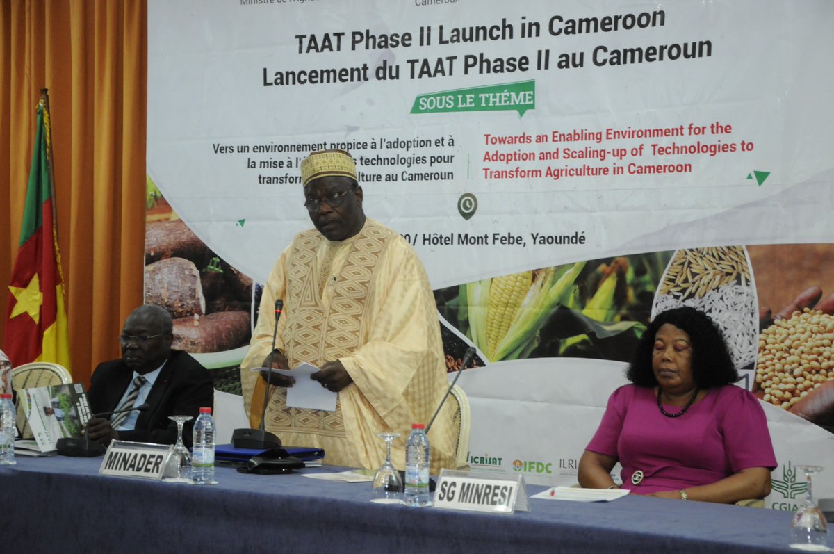 CRTV_web's tweet photo. Le lancement, qui a lieu du 24 au 25 octobre 2023 à l'HOTEL MONT FEBE à Yaoundé, vise à élaborer une stratégie commune pour l'adoption et la mise à l'échelle des technologies disponibles afin de doubler la productivité dans le pays et la sous-région. https://t.co/Vn13dOCaou