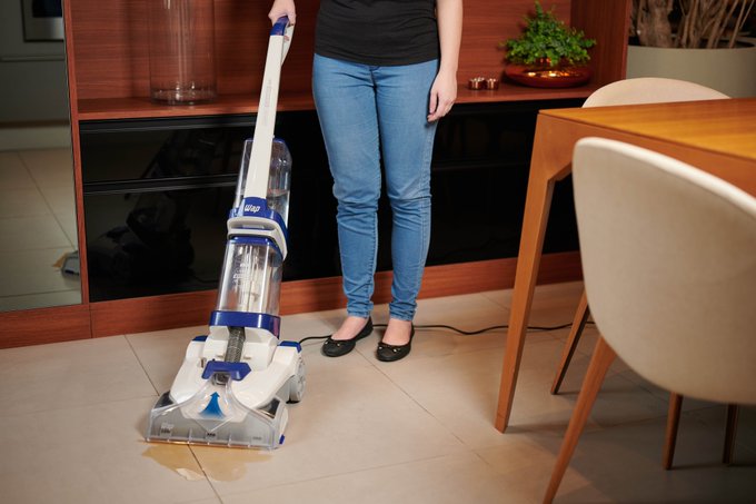 Transforme a limpeza em um prazer com a Extratora Vertical WAP COMFORT CLEANER PRO! 💪 Potente motor de<a href="/tag/limpezafacilitada"class="tags"><span>#limpezafacilitada</span></a><a href="/tag/wapspotcleaner"class="tags"><span>#wapspotcleaner</span></a>