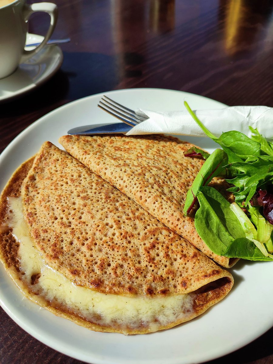 CloudBusiness9's tweet photo. It's #EnjoyStoke week 🙂 Happy to introduce anyone to #oatcakes & with me you can be assured you'll get them with the 'right' sauce.... #Staffordshire @WeareStaffs https://t.co/MqGvhGp0MQ