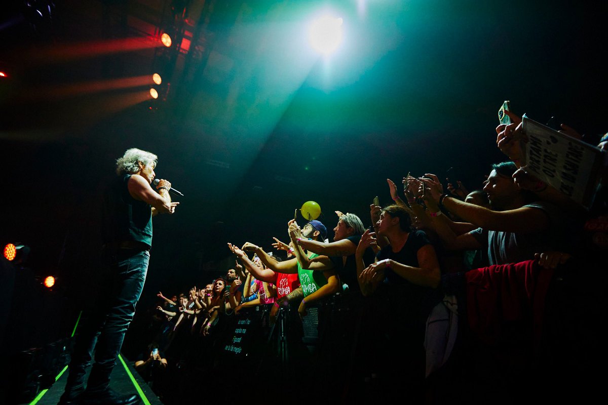 ligabue's tweet photo. “Ti apro io la valigia mentre tu resti lì
E piano piano ti faccio vedere
C'erano solo quattro farfalle
Un po' più dure a morire.”

Brescia, grazie per ieri sera 🫀 https://t.co/ftU9WzPGzG