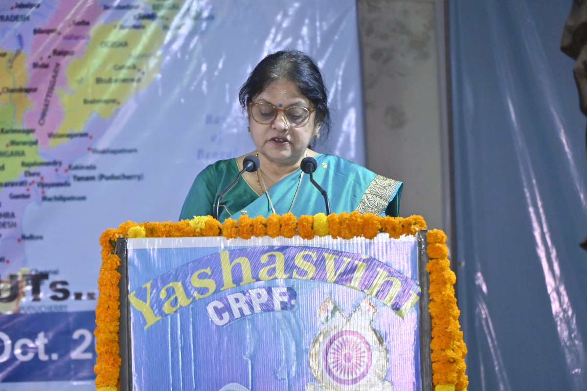 Gc_Gandhinagar's tweet image. श्रीनगर एवं शिलांग की महिला मोटरसाईकल अभियान टीम का फ्लैग ऑफ श्रीमति सोनल शाह, विशिष्ट अतिथि द्वारा दिनांक 25/10/2023 को ग्रुप केन्द्र, केन्द्रीय रिजर्व पुलिस बल, गांधीनगर (गुजरात) से एकता नगर, स्टैच्यू ऑफ यूनिटी के लिए किया गया।