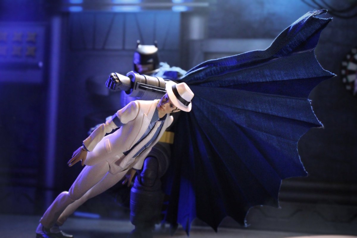 SirSupes_LTO's tweet photo. “I’m a lover not a fighter…” 

#SmoothCriminal #Batman #MichaelJackson https://t.co/FsyzqFiti5