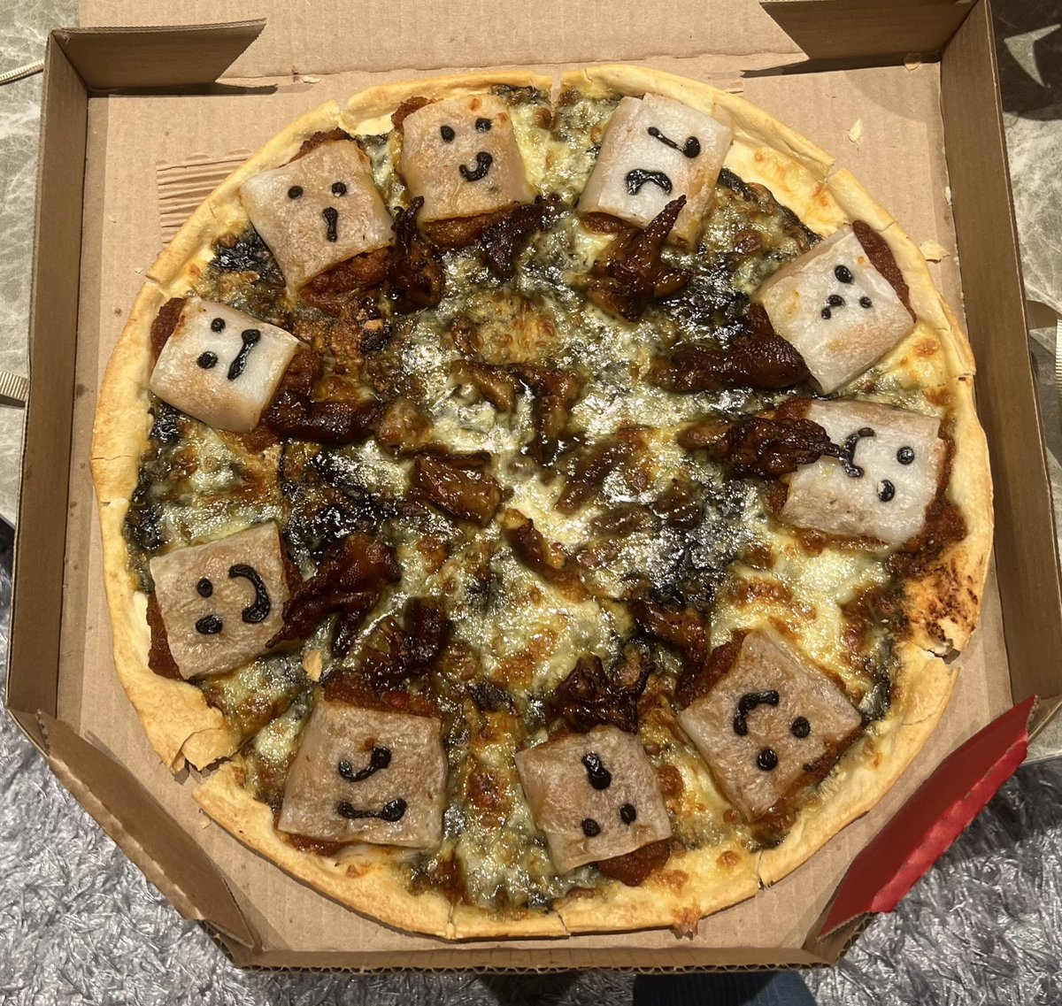 Here is my review of the Taiwan Pizza Hut Halloween pizza