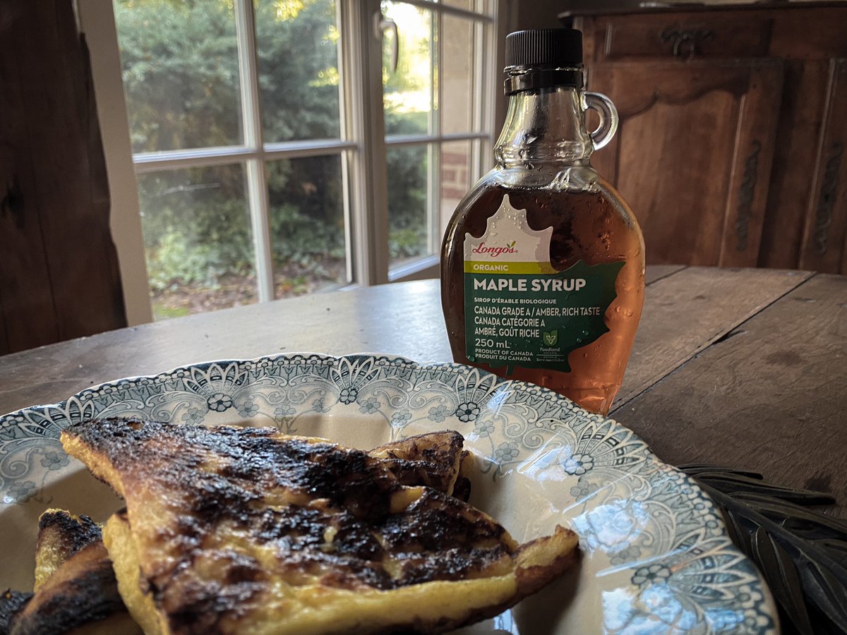 HollyOakLife's tweet photo. Pain Perdu again for brekkie🍞
今日も娘リクエストでパンペルデュ🍞娘のはハグリッドがハリーに作った誕生日ケーキを模して作ったお皿に🎂🕯️#petitdej #painperdu #breakfast #frenchtoast #countrylife #パンペルデュ #フレンチトースト #フランス生活 #朝食 #ハリーポッター好き #terredefer https://t.co/URYvlGNww5