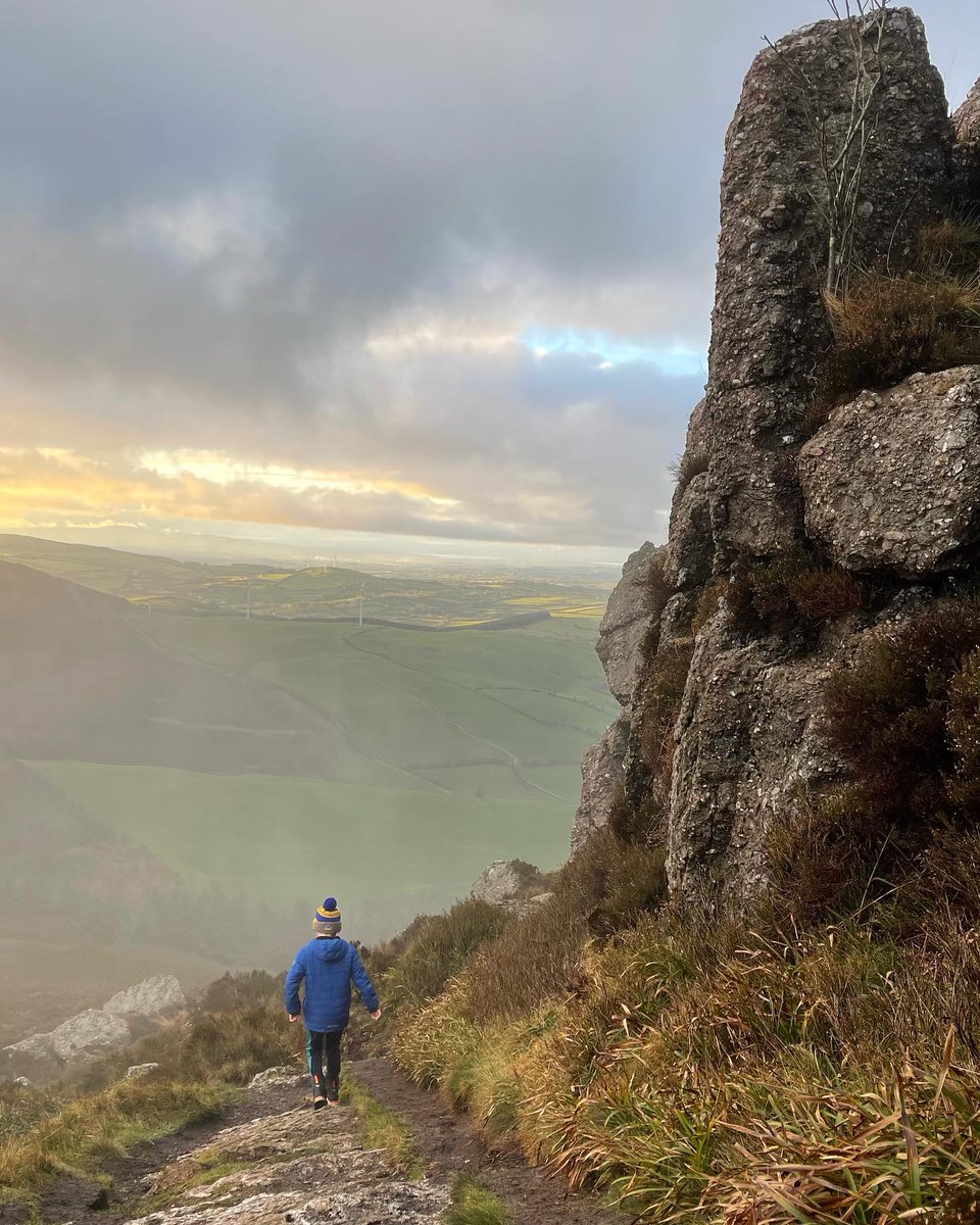 HeartlandsIRL's tweet photo. Come and take a hike with us up the Devil's Bit loop! ⛰️

A 5km trail, taking 90 minutes to complete 💚

Be sure to stop off at #One19 for a coffee after your adventure ☕️

📸 shellymcloughlin, ahousebythetrees, flying.hiker, one19coffeehouse [IG]

#IrelandsHiddenHeartlands https://t.co/6NQ025jGfg