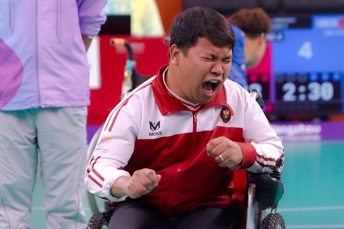 ainurohman's tweet photo. SEJARAH LAGI HARI INI!!!

Sebelumnya, sepanjang Asian Para Games, tim Indonesia gagal meraih medali jenis apapun di cabor boccia.

Tetapi, semuanya berubah hari ini, di Hangzhou 2022. Rekor dipecahkan dgn cara yg dahsyat dgn keberhasilan Felix Ardi Yudha meraih emas individual BC2.

Tidak hanya itu, tim boccia Indonesia juga mendulang perunggu melalui Muhammad Afrizal Syafa pada nomor BC1.

Hasil luar biasa ini membuat tim boccia Indonesia mengarahkan ambisi ke tingkat yang lebih tinggi: PARIS 2024.

SELAMAT! 

📸: NPC Indonesia
