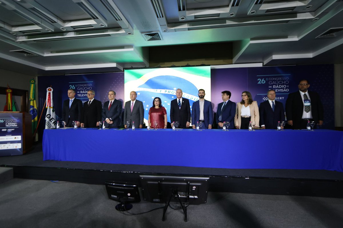 Participei da abertura do Congresso Gaúcho de Rádio e Televisão da Agert, em Canela. Um espaço importante para discutir as transformações na comunicação e buscar caminhos para superar os desafios e acompanhar o ritmo acelerado das mudanças tecnológicas e sociais.