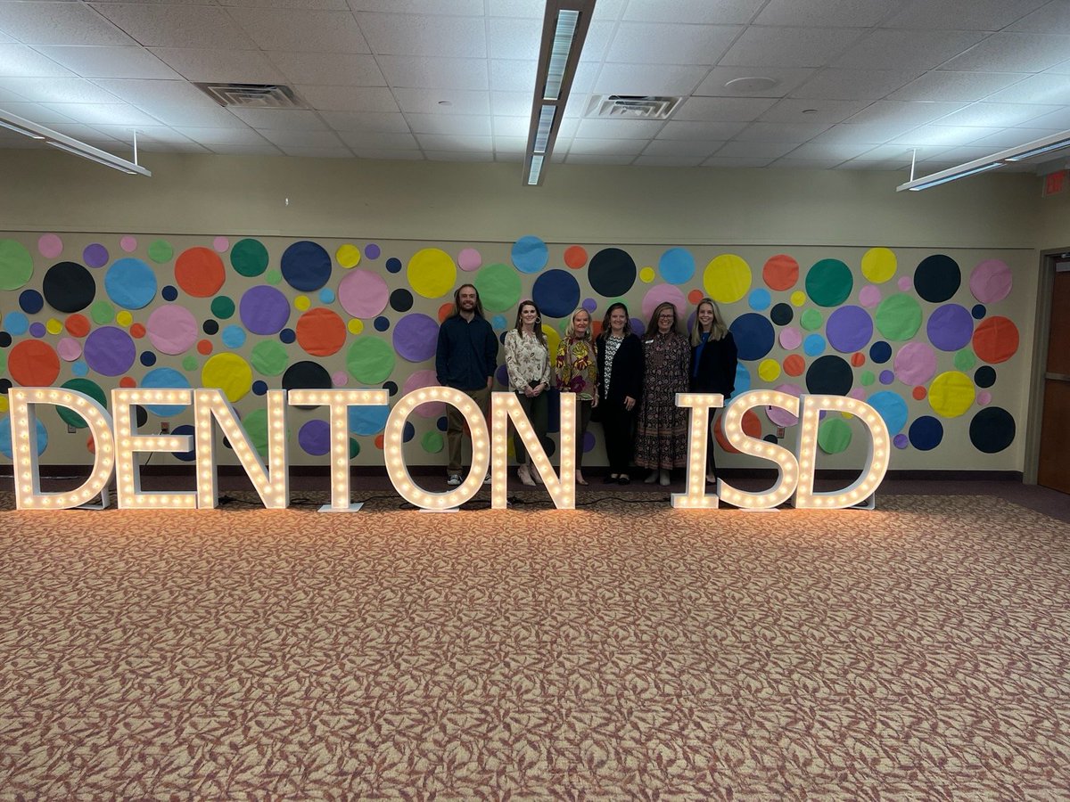 Thank you  <a href="/bethavery0801/">Beth Avery</a> &amp; <a href="/LaGroneAcademy/">LaGrone Academy</a> for your innovativity! 💡These new lighted letters are amazing! 🤩