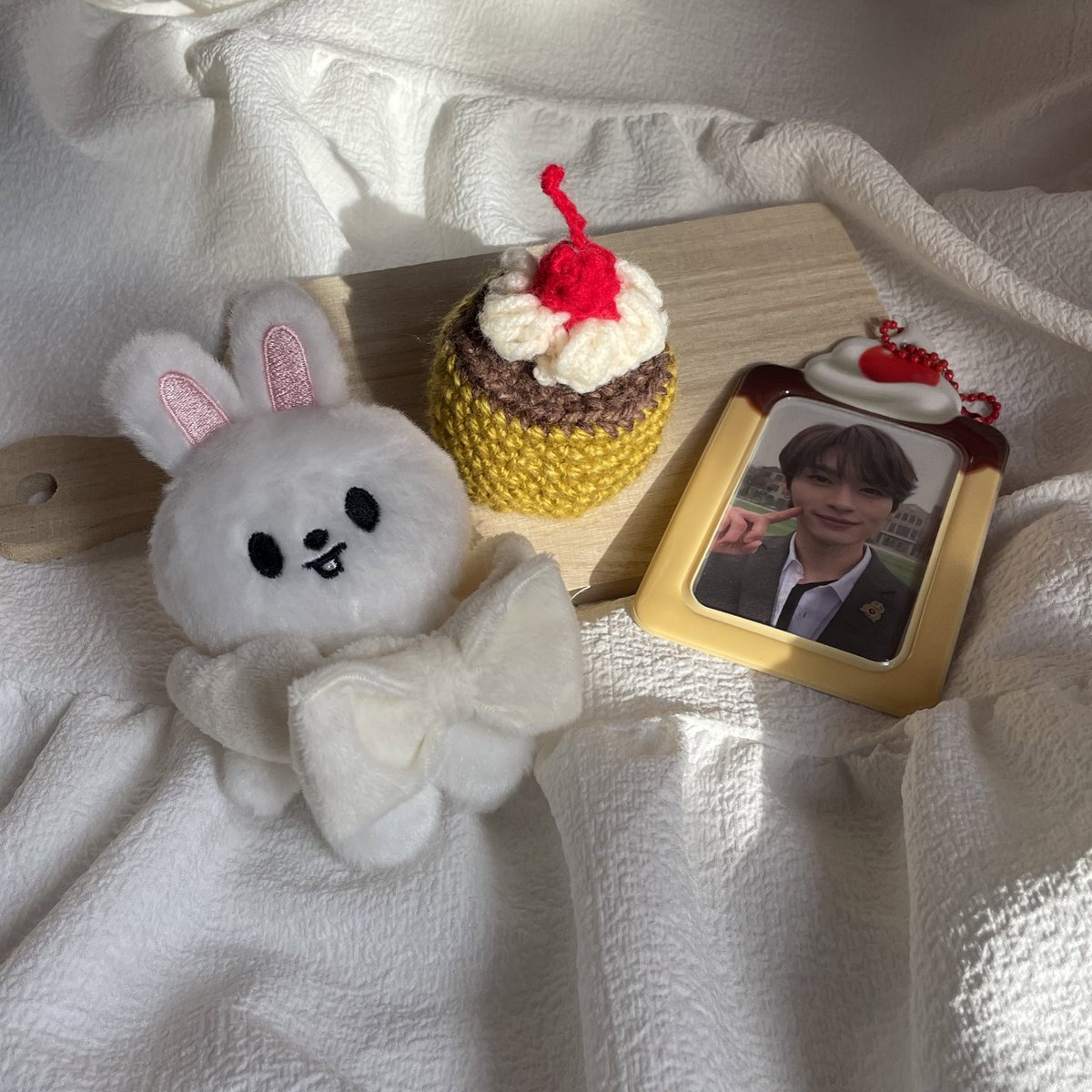 ととろ tweet media