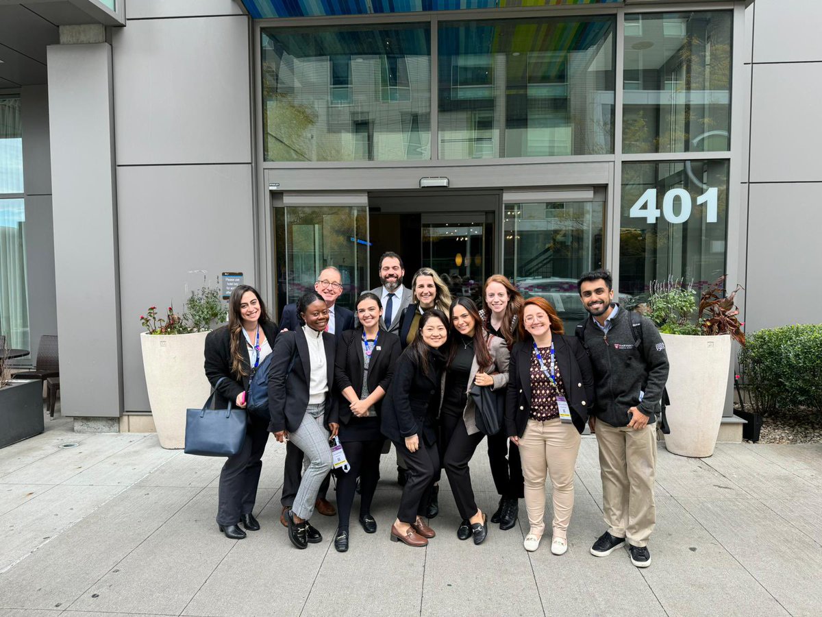 ayla_gerk's tweet photo. Incredibly proud of Team Brazil 🇧🇷 @HarvardPGSSC at #ACSCC23 @AmCollSurgeons:

📊 3 posters
🎙️ 2 presentations
&amp; more to come‼️

But what fills me with the greatest pride is our teamwork, dedication, and unwavering love and support 💚

This is not just a team; it's a family 🤍 https://t.co/4ucGja2qqm