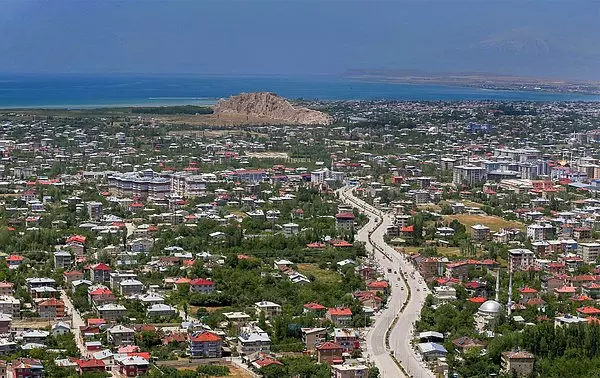 Van’da o caddelerde sigara içmek yasaklandı! dlvr.it/Sxwk24