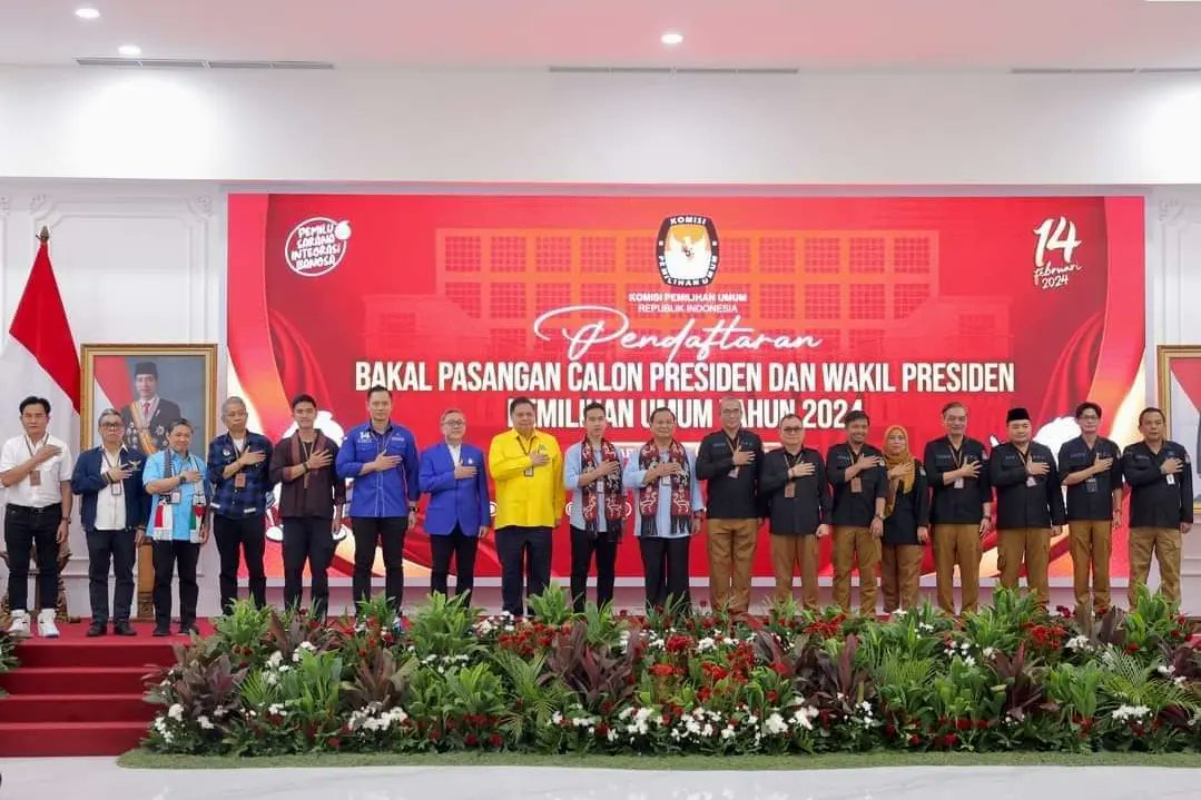 Jember_Gerindra's tweet photo. Tekat Bapak Prabowo Subianto dan Gibran Rakabuming Raka untuk menjadikan Indonesia yang hebat, Indonesia yang bebas dari kemiskinan, Indonesia bebas dari kelaparan, Indonesia bebas dari kurang gizi, Indonesia yang anak-anaknya akan tumbuh gembira, kuat dan cerdas. https://t.co/CVvNIRW92U