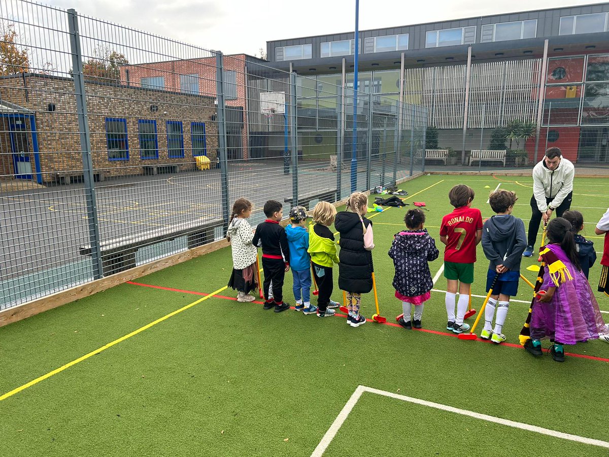 tomlyonsMM's tweet photo. In my element this am. Teaching the younger children how to play golf 🏌️

We learnt how to hold our putter correctly and aim point to the hole⛳

We also introduced some chipping practice with our wedges. 

How close can you get your ball to the hole? 

@Moving_Matters

#golflife https://t.co/tkX9zLxkve