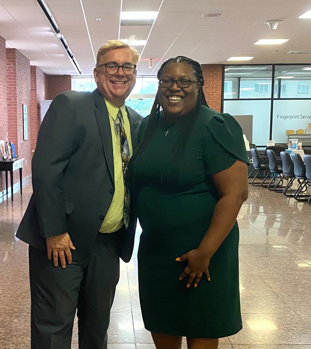 KillarneyOCPS's tweet photo. We are thrilled to welcome Diana Mitchell as our new assistant principal! We are so happy to have her in the Killarney family. https://t.co/nAtBsRVRBV