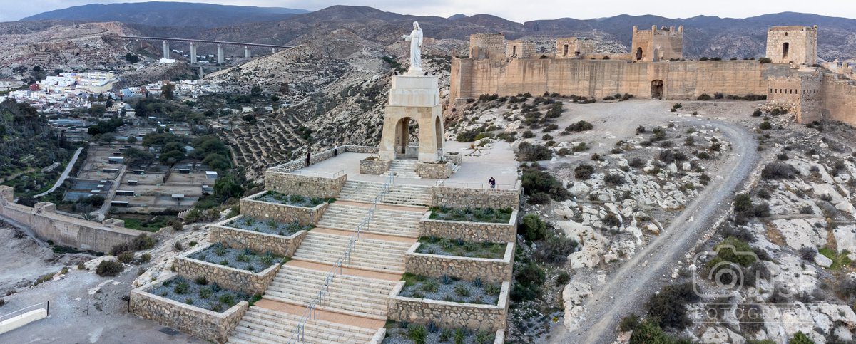 Amigos_Alcazaba's tweet photo. SAN CRISTÓBAL. ALMERÍA.
¿La escalera al cielo?
¿Se está retomando la idea primigenia de subir al Cerro desde Convento las Claras en Plaza Vieja , que iniciara el arquitecto Guillermo Langle en 1930?
Muchos ojos mirando las Murallas y su actual rehabilitación 📷📷📷
Foto JJ Jota. https://t.co/YIGHNpTK1s