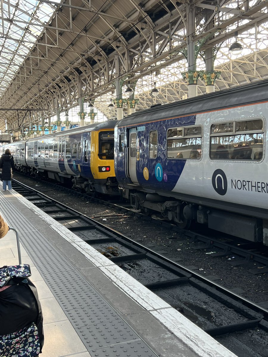 No amount of cancelled trains will stop us getting to London♥️
<a href="/NursingTimes/">Nursing Times</a> Awards here we come!
#NTA #NTA2023 #nursingtimesaward

<a href="/boltonnhsft/">Bolton NHS Foundation Trust</a>