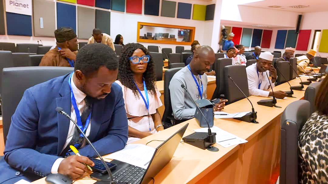 unesco_abuja's tweet photo. @ADiallo2018 stresses @ #GlobalMILWeek2023 🇳🇬, the #Internet has opened 🚪doors to expression and information access. 💻 Yet, the surge in online misinformation and hate speech underscores the need to improve #digital literacy and critical #thinking @ all ages.🤔📚 #ClickWisely https://t.co/poGJRVOSvd