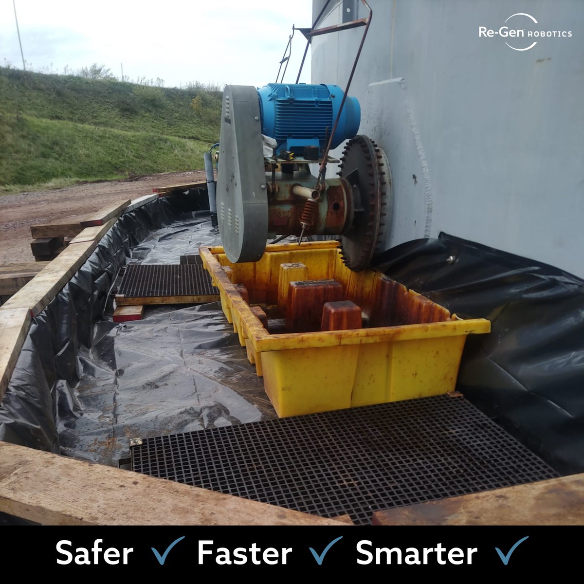 Pump down phase before robotic deployment🌎🛢️

The image shown illustrates creation of a temporary ‘bund’ to ensure containment of oil, should there be some present when the flanged joint is broken.

#regenrobotics #tankcleaning #oilandgas #safety #sustainability #oilcontainment