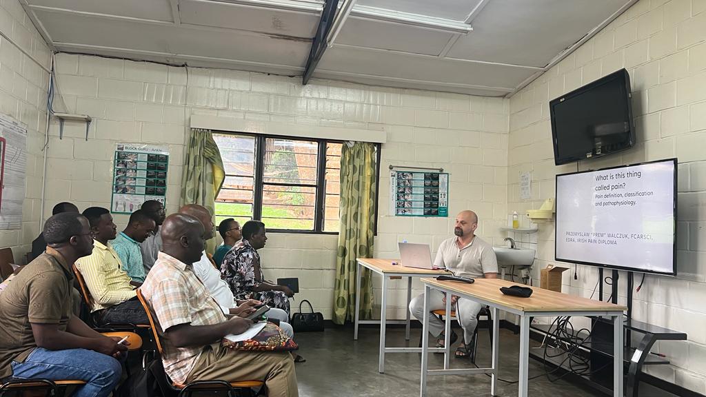 Excellent First Course of Pain Medicine <a href="/HospitalChuk/">University Teaching Hospital of Kigali/CHUK</a> in partnership with <a href="/f_afriquia/">Fundacja Afriquia</a>

Really enjoyed the discussion around modalities of Pain Management by <a href="/jarekkurak/">Jarekkurak</a> and his team

#Pain #PainClinic #opioids 
#Anaesthesia #Analgesia #Palliative #care