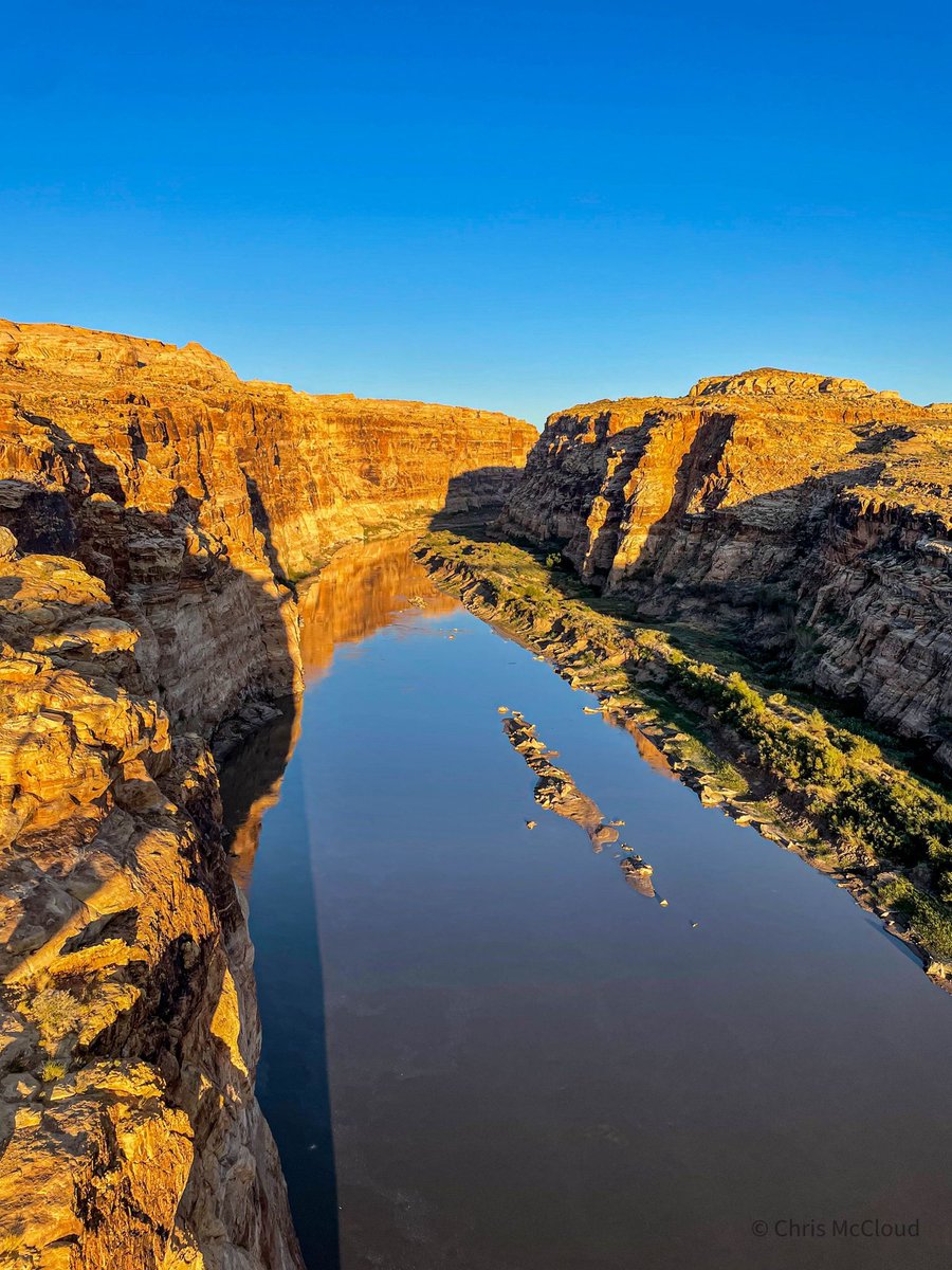 The Colorado River at Hite. #beUtahful #TravelTuesday #GlenCanyon #travelblogger #ParkChat #MyParkStory #roadtrip #publiclands #nationalpark #FindYourPark #utahisrad #utahphotographer #scenicdrives #AspensEclipseTrip2023