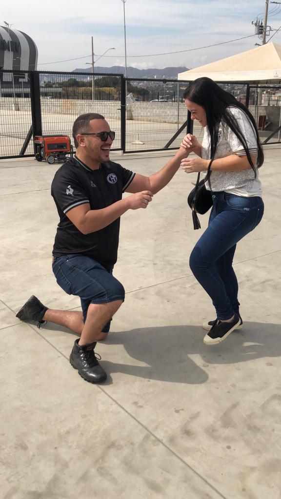 leobrandaoeng's tweet photo. O "SIM" mais importante da minha vida eu ganhei da pessoa mais especial @nandapantuza ❤️
Escolhi a @ArenaMRV para fazer o pedido em virtude de um amor insano e insalubre pelo @Atletico . https://t.co/Vimvfc9lAd