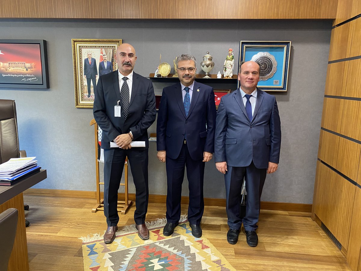 avomerozmen's tweet photo. Yardımcı Hizmetler Sınıfı YHS Derneği Genel Başkanı Sn. Selim Toraman ve Başkan Yardımcısı Sn. Murat Şahin #TBMM’de bizleri ziyaret etti. Kamuda görev yapan Yardımcı Hizmetler Sınıfı ile alakalı talep ve önerilerini dinledik.

Nazik ziyaretleri için kendilerine teşekkür ediyoruz. https://t.co/JJMqtFG2RZ