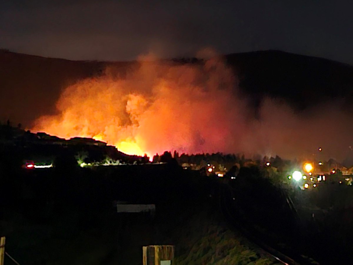 KTVN's tweet photo. FIRE WATCH

The #HillFire is currently 42 acres in size and is behaving erratically due to wind. Structures are threatened at this time. Multiple agencies are working to put out the blaze.  

Keep an eye out for more details from 2 News. https://t.co/HuaOahEXcF