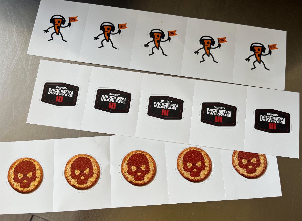 DETONATEDcom's tweet photo. FIRST LOOK: Little Caesars x #ModernWarfareIII Promotional Operator Skin!

💥 Employees have started to leak pictures of upcoming MW3 Promos — rumoured to start November 1st! https://t.co/5LZaTNvtUS