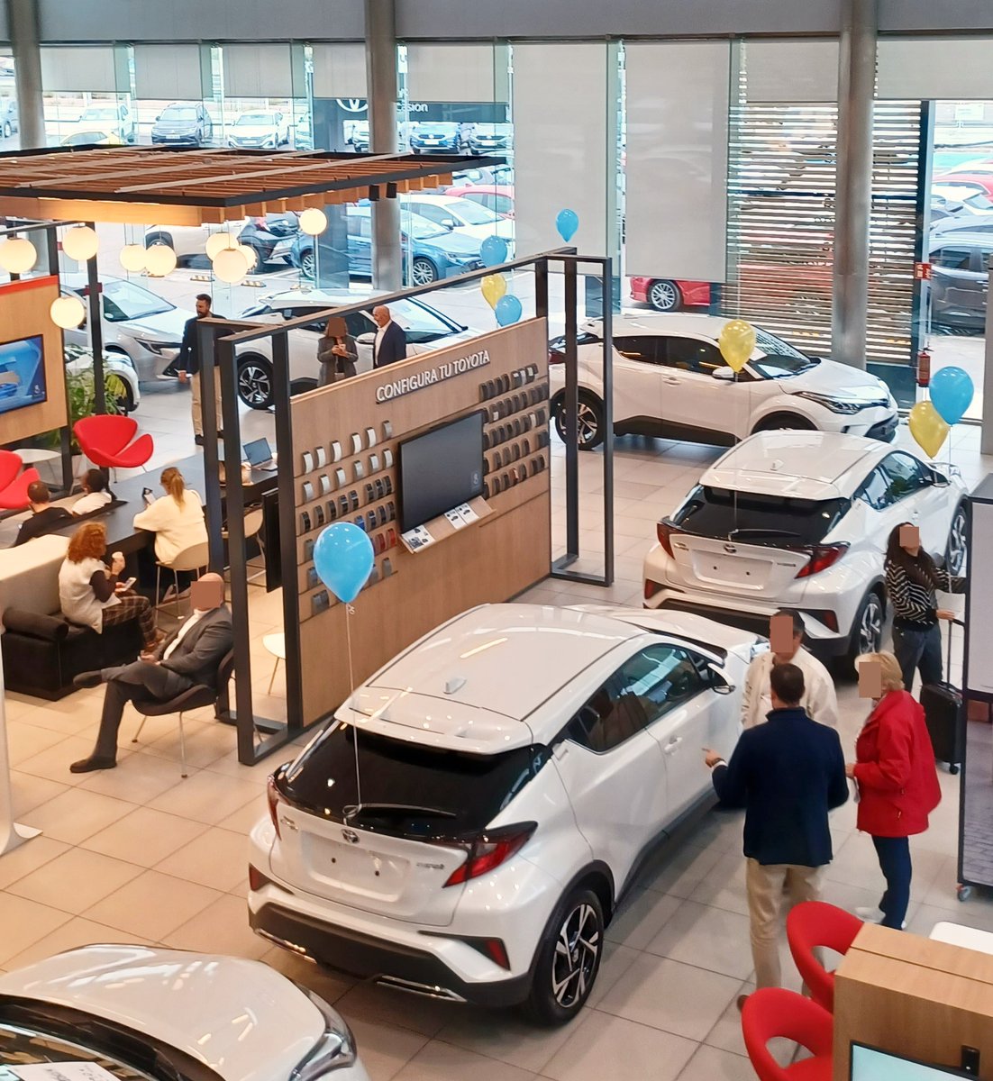 hersamotor's tweet photo. Los #Toyota C-HR Days están teniendo muy buena acogida en nuestras instalaciones #Hersamotor de #Alcobendas y #ColmenarViejo 😃 
¡Os compartimos unas fotos!, y os agradecemos mucho a todos los que estáis confiando en nosotros. 
¡¡Daos prisa que ya nos quedan pocos #ToyotaCHR !! https://t.co/ARU72RVmm7