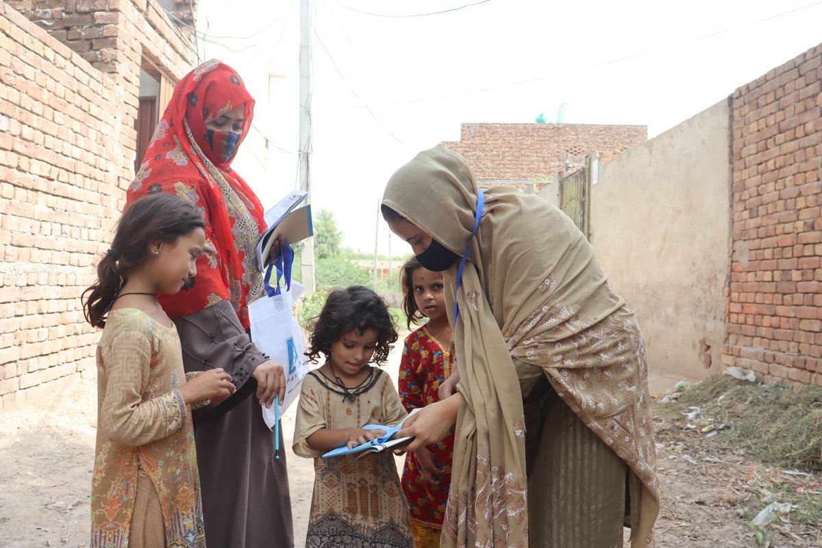 ASERPAKISTAN's tweet photo. #Asercycle23 update!
Aser Team conducted a
Monitoring Visit to District Jhang!
Visited two villages Chak Ghumana and Kot Sai Singh!
#ASERPakistanteam conducted spot checks for the ongoing household data collection in the villages! https://t.co/yzsB1m5R64