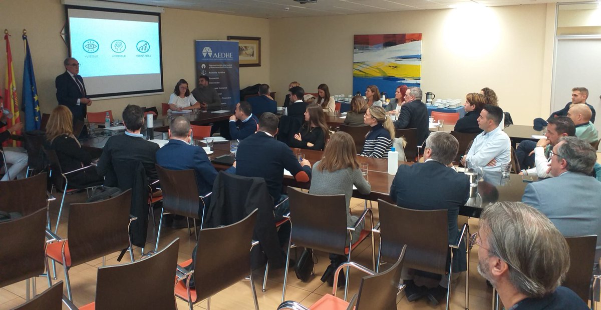aedhe's tweet photo. Celebramos el networking #AEDHEntrempresas junto a @rsda_oficial donde las empresas ponen en valor su actividad, generan negocio y una dinámica de colaboración y crecimiento, en un entorno deportivo de más de 100 años de actividad en el #CorredordelHenares #AlcaládeHenares https://t.co/B6s3hNq5bj