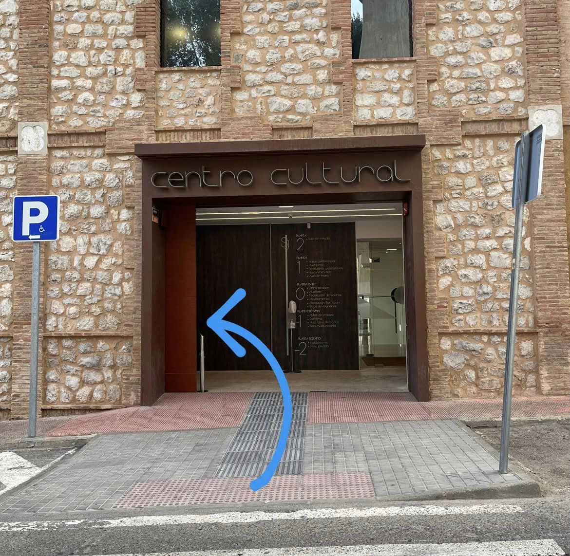 ¡Ya tenemos la exposición “La vida también es Parkinson” terminada! Visítala gratuitamente en el Centro Sociocultural San Julián de Teruel hasta el próximo lunes 30 de octubre, de 9 a 14h y de 16:15 a 22h (manualidades confeccionadas por usuarios de la Asociación) ¡Os esperamos!