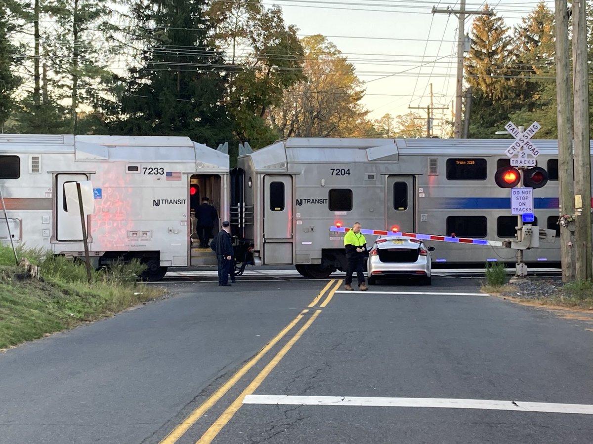 Due to a motor vehicle accident the NJ Transit Crossing at Bethany Rd, Bethany Rd between highway 35 and Hazlet Ave will be close to thru traffic. Please avoid the area and find an alternate route. Thank you for your patience and cooperation.