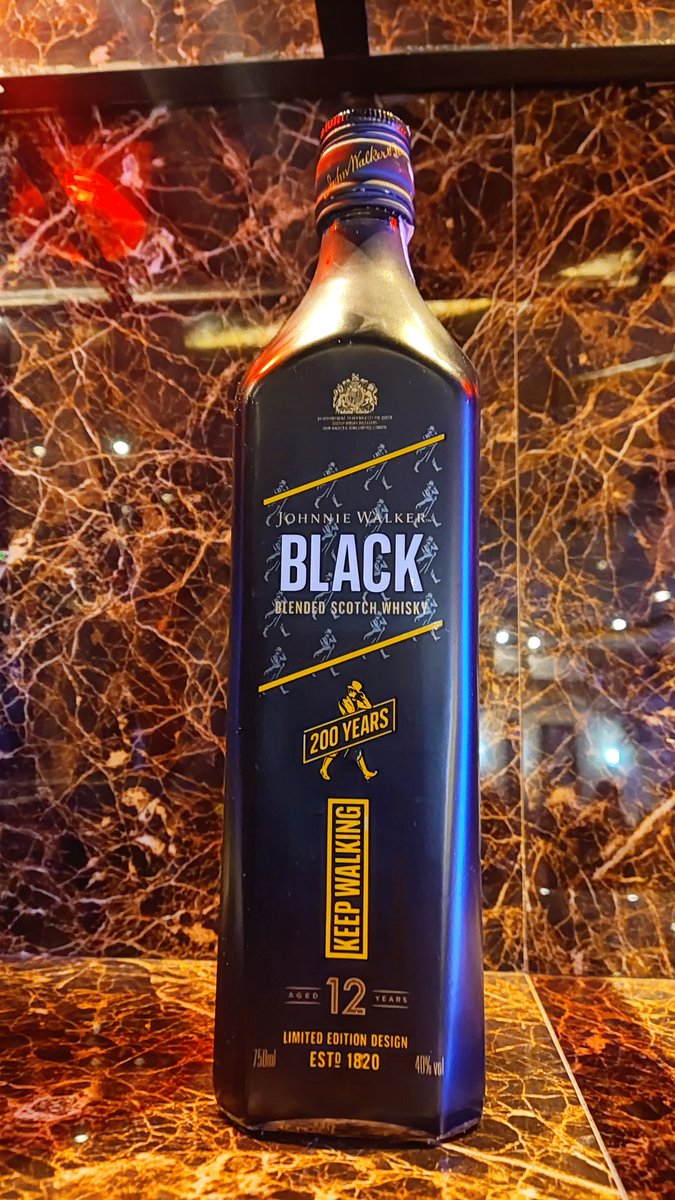 saktipoke's tweet photo. Pilih mana? Black or Red??
#johnywalker #blackwalker #redwalker #party #pasutri #hotwife https://t.co/M9ayzNLsBt