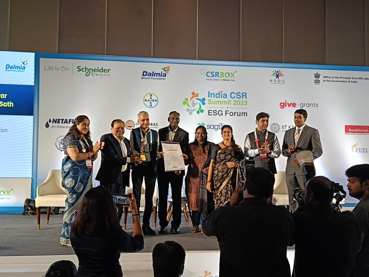 Chennai Kaalpandhu League, backed by @latentview and SVF'S #SportForChange, excelled at the India CSR Awards, underscoring the vital role of sports education in formal schooling. Top honours in the Education category.