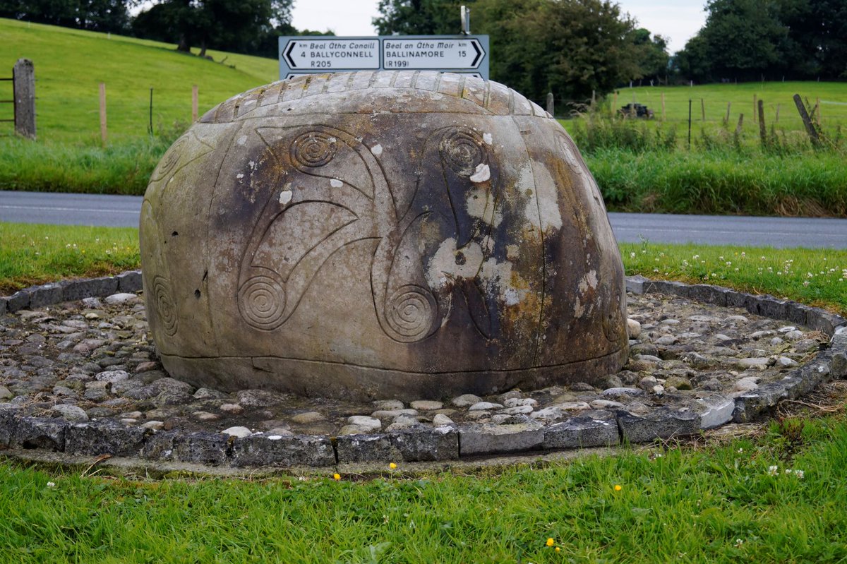 NeuKelte's tweet photo. #Celtic #WyrdWednesday: `The Killycluggin Circle and Stone are associated with #Samhain. They share a dark and mysterious past, according to Irish mythology, for they have been identified as the site of pagan human sacrifice and the worship of the Sun-God, Crom Cruach. The
1/3 https://t.co/BfVazUEvsO
